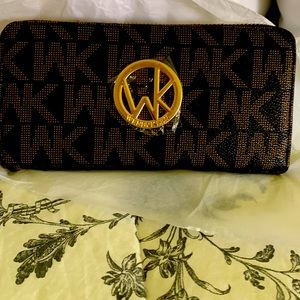 Brand new Wendy Keen wallet.